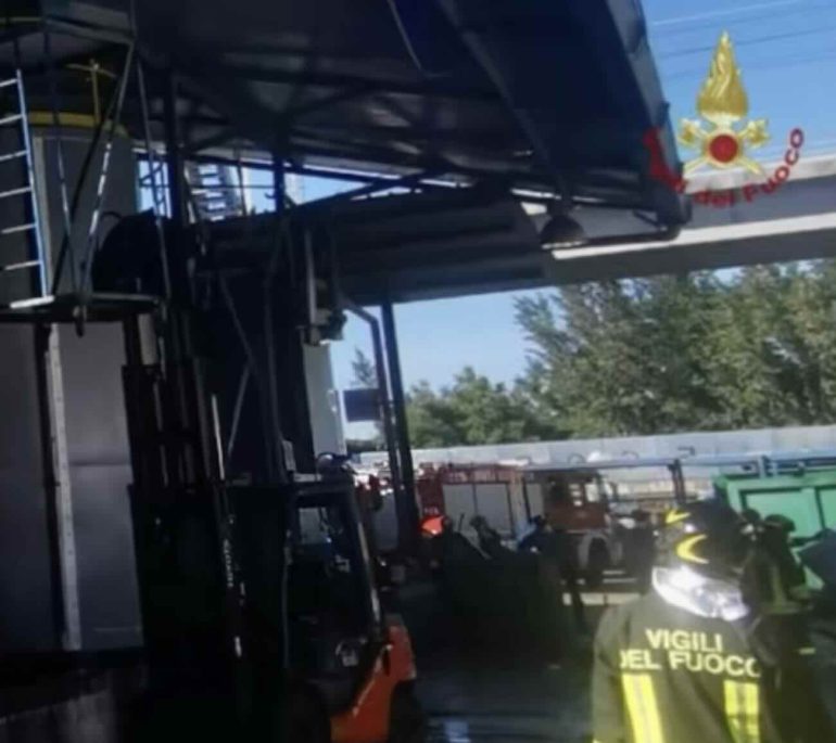 Marcianise, marcia contro le morti bianche dopo la strage all’Ecopartenope