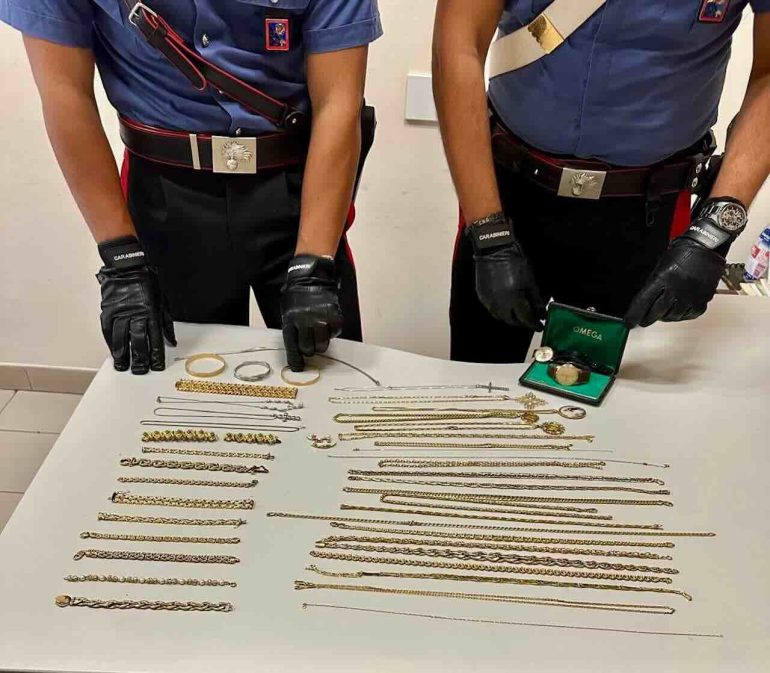 Furti e truffe ai Parioli: denunciati 3 napoletani trovati con oro rubato in auto