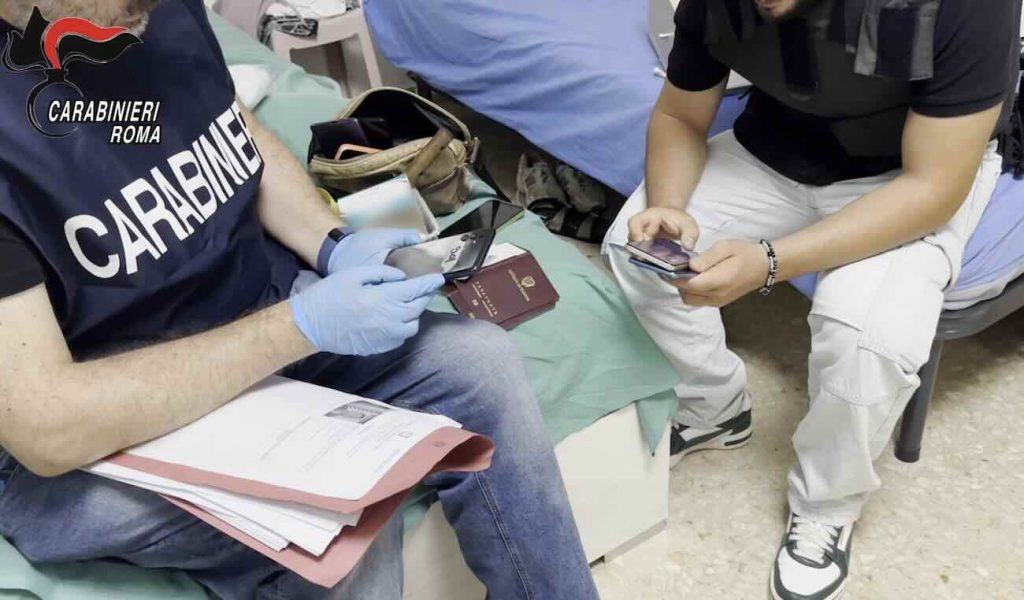 I colombiani gestivano una rete di prostituzione: la moglie del boss arrestata a Torre del Greco