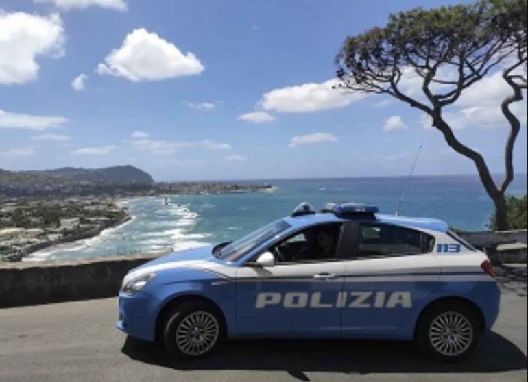 Ischia, stretta sull’abusivismo edilizio: tre denunce e manufatti sequestrati