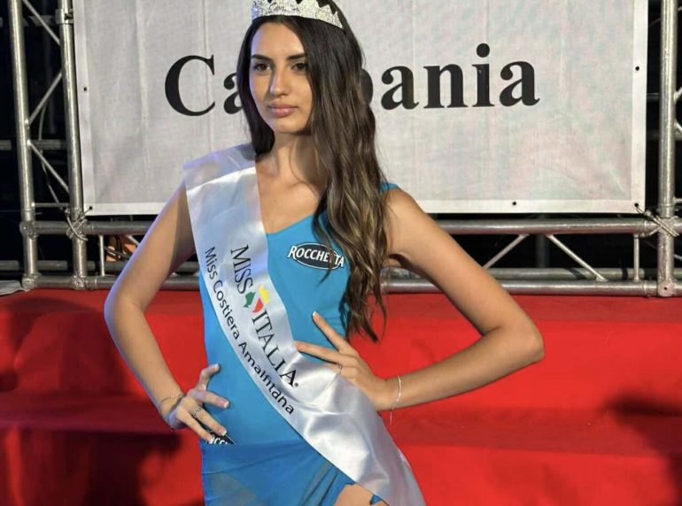 Manuela Galluzzo è Miss Costiera Amalfitana: la 21enne di Sarno vola alle Prefinali Nazionali di Miss Italia