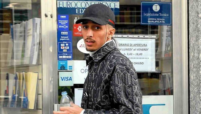 Milano, il trapper Baby Gang arrestato in hotel: aveva una pistola clandestina