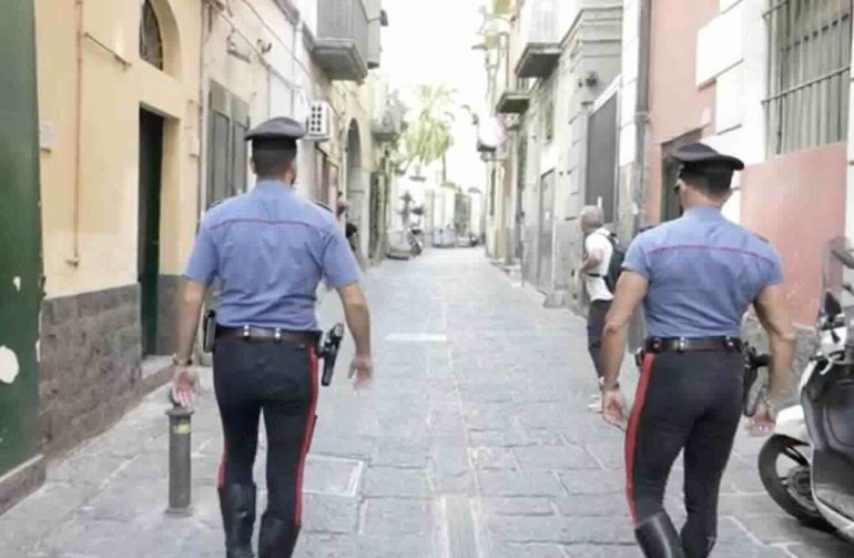 Napoli, 19enne accoltellato a Chiaia, fermato il responsabile: ha soli 16 anni