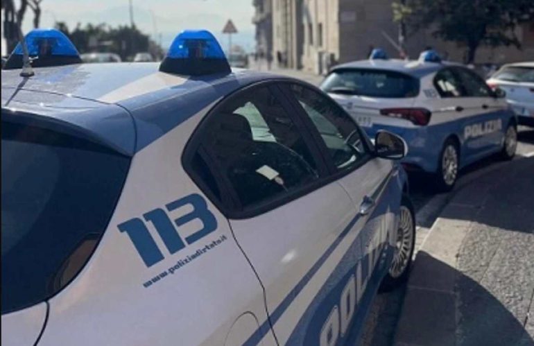 Napoli, arrestato pusher in Piazza Carlo III: poliziotto ferito durante l’inseguimento