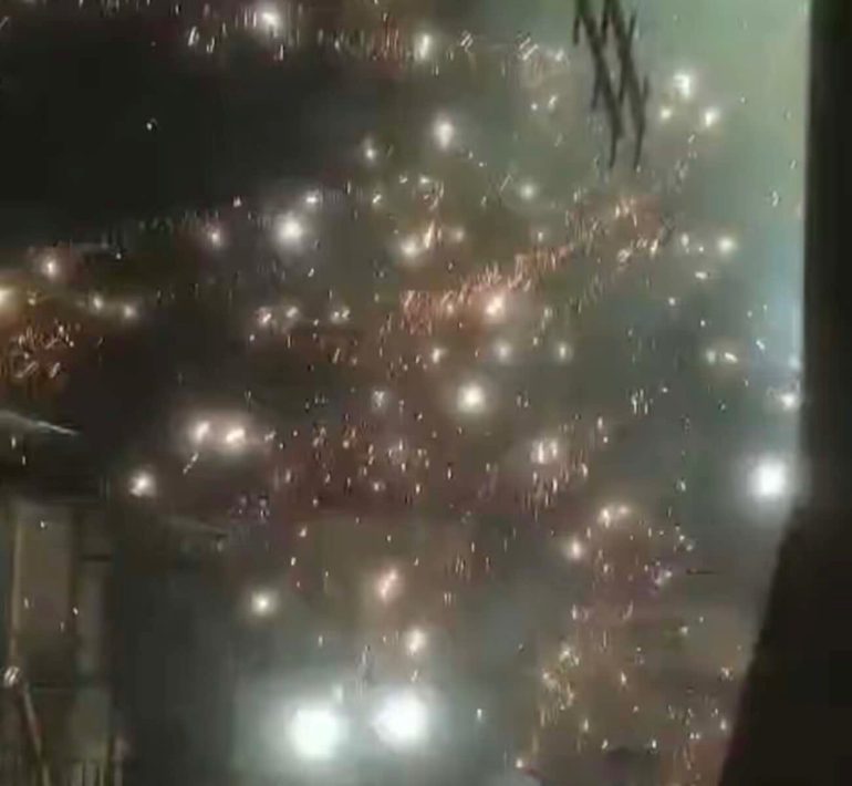 Napoli, notte infernale nel Centro Storico: concerto abusivo e fuochi d’artificio a mezzanotte