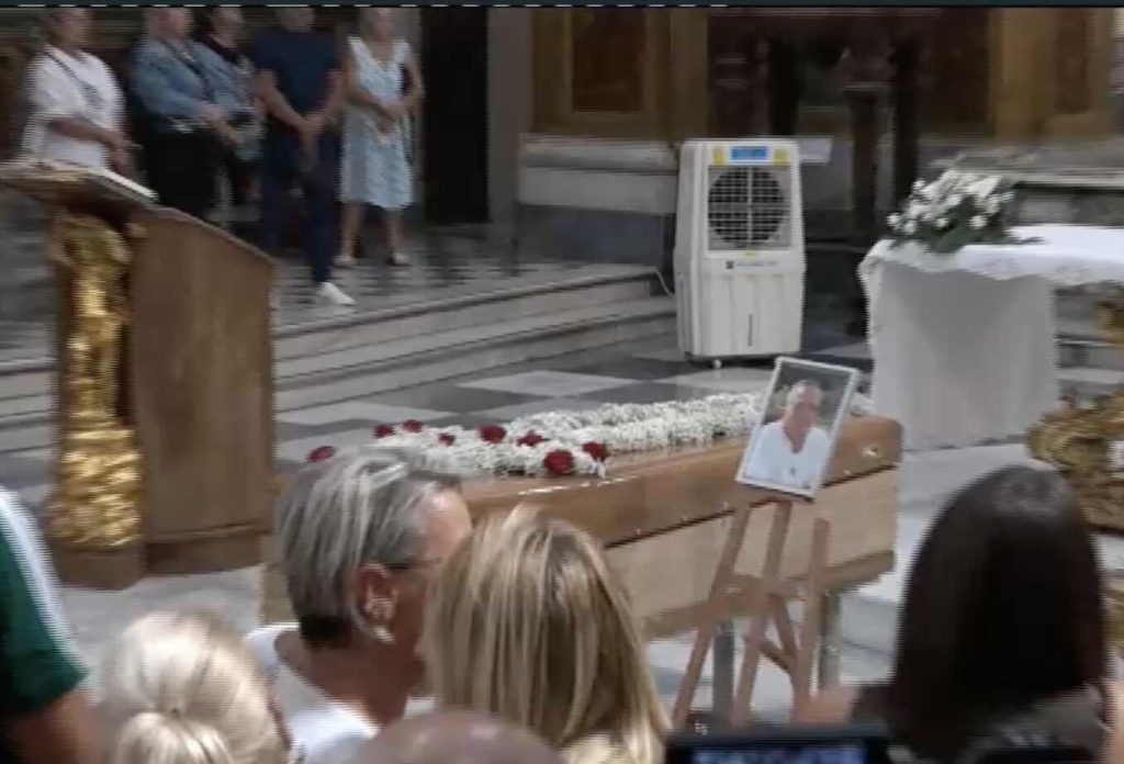 Napoli, rabbia e commozione ai funerali di Ciro Rapuano