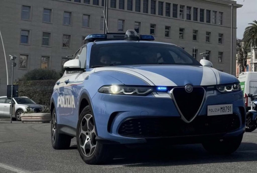 Naples, 27-year-old man attempts escape with drugs: arrested at the Arenaccia