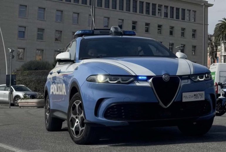 Napoli, tenta la fuga con la droga: 27enne arrestato all’Arenaccia