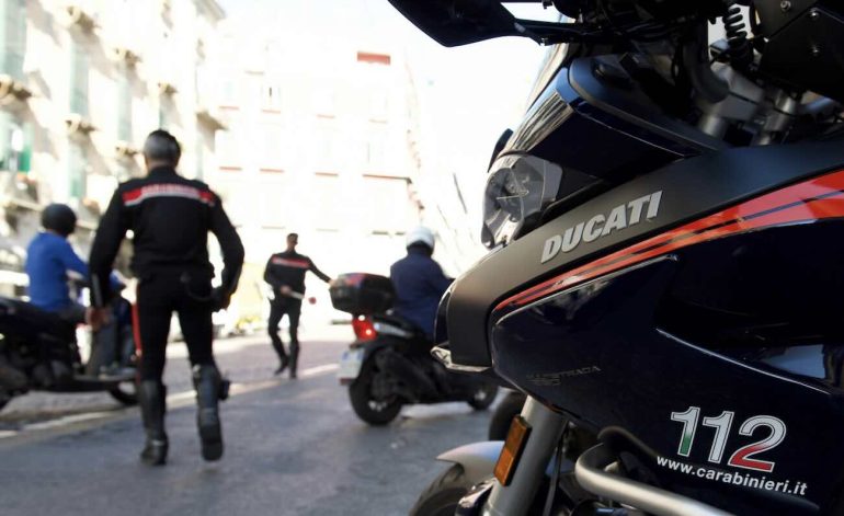 Napoli, sequestrata un’auto medica senza assicurazione
