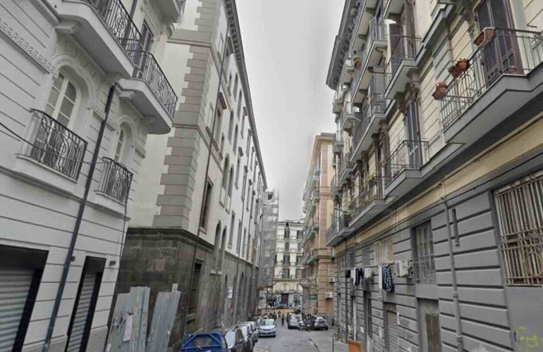 Napoli, tragedia a Forcella: uccide il marito durante una lite