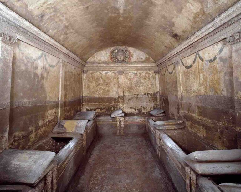 Napoli, un biglietto unico per Tesoro di San Gennaro e Ipogeo dei Cristallini