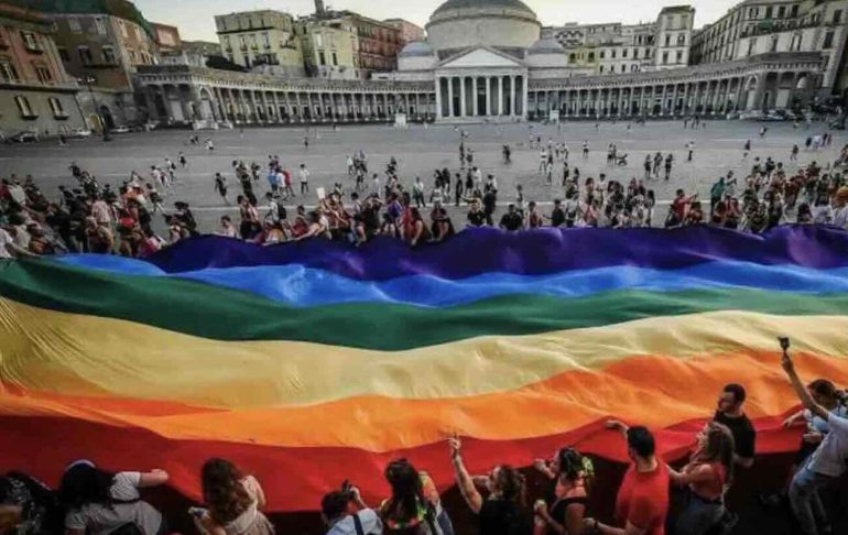 Napoli, violenza omofoba in famiglia: Arcigay al fianco della giovane vittima