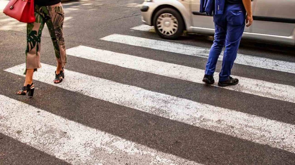 Pedoni, una strage silenziosa: oltre 270 vittime in meno di un anno 