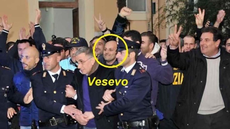 Pen-drive Zagaria, colpo di scena in Cassazione: annullata la condanna al poliziotto