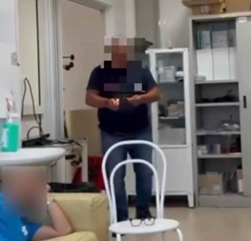 Petardo esploso nella sede del 118 a Palinuro: bufera su un presunto medico