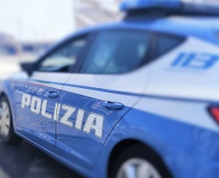 Afragola, aggredisce i genitori per soldi: arrestato 32enne