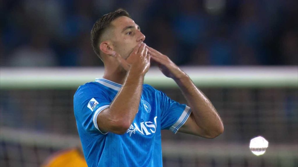 Napoli, con il ritorno di Lukaku il futuro di Lucca è in bilico. Milan e Roma alla finestra