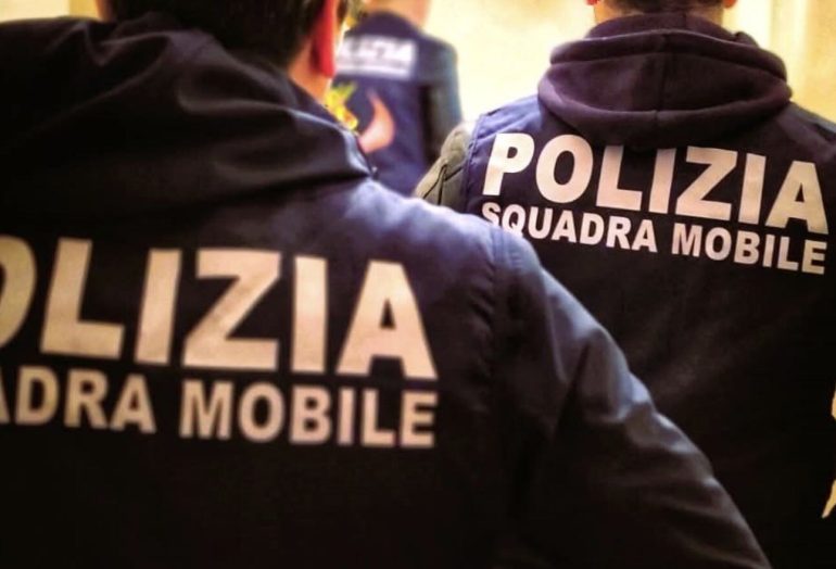 Napoli, arrestato affiliato del clan Amato-Pagano: nascondeva pistola rubata