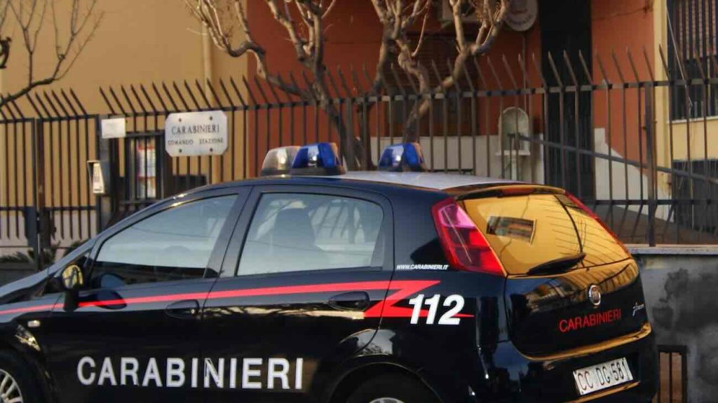 Rissa con accoltellamento durante la festa patronale di Avella: due denunciati