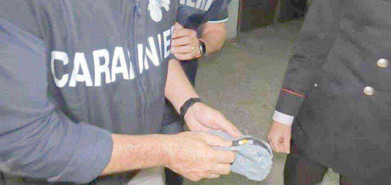 San Nicola la Strada, presi i due pusher della villa comunale