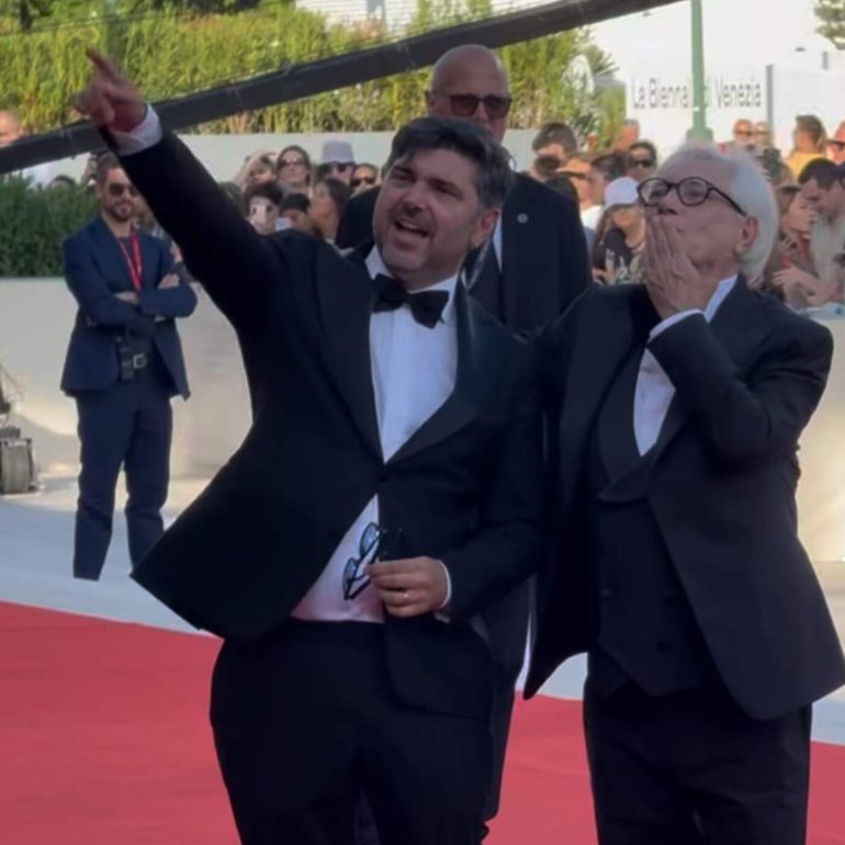 Toni D’Angelo racconta il docufilm “Nino – 18 giorni”: un viaggio intimo nella vita del padre