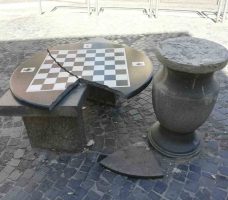 Torre del Greco, gravi atti vandalici nel cuore del quartiere sant’Antonio