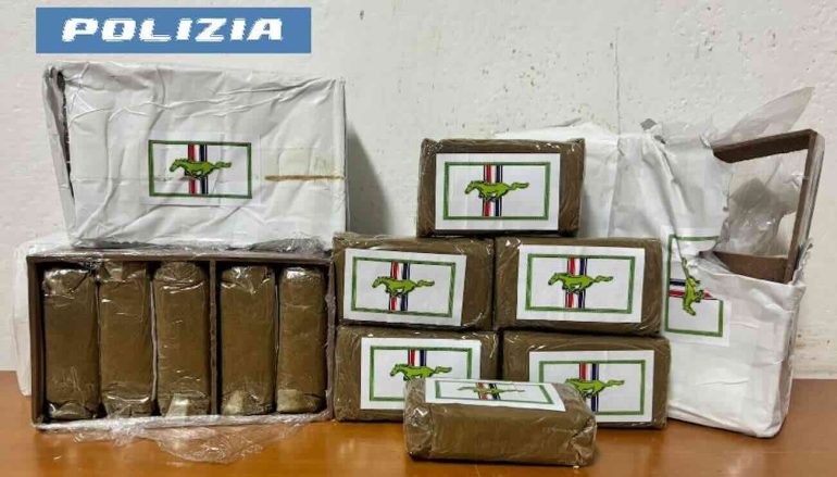 Napoli, 5 chili di hashish in auto: il GIP concede i domiciliari a un 49enne di Barra