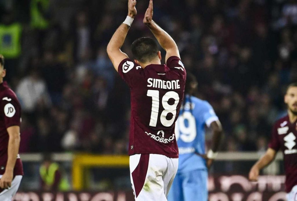 Brusco stop del Napoli a Torino: decide il grande ex Simeone, annullato gol a Lang nel recupero