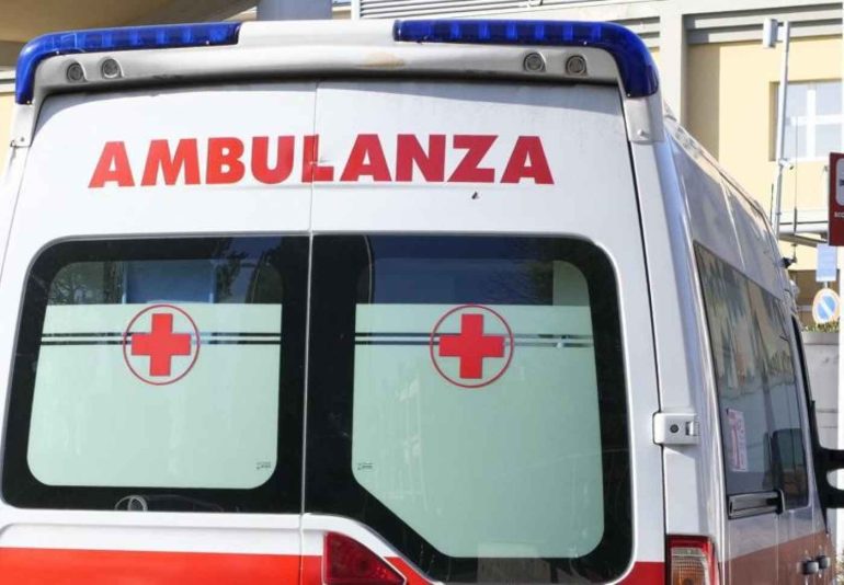 Campobasso, incidente frontale tra auto e furgone sulla tangenziale: due morti