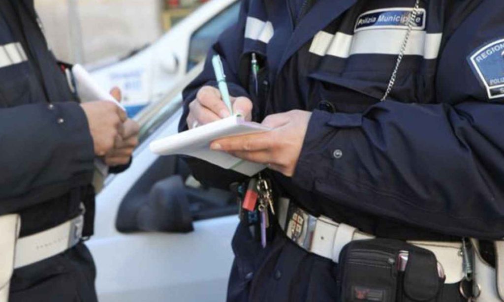 Controlli a Capodimonte: 44mila euro di multe e patenti ritirate