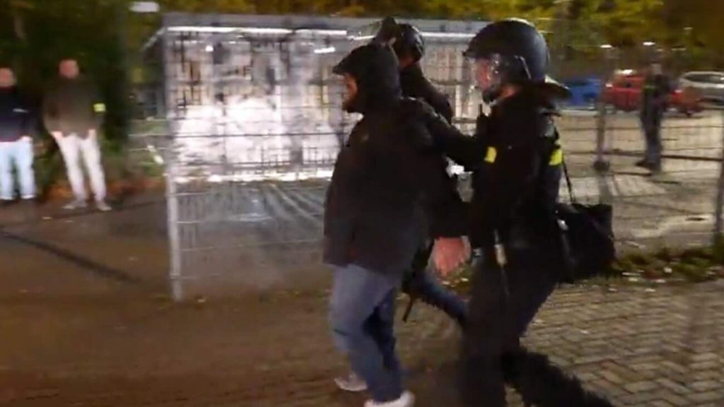 Eindhoven, chaos among Neapolitan fans: 230 arrests before PSV-Napoli. Tajani: "The Foreign Ministry is investigating the case."