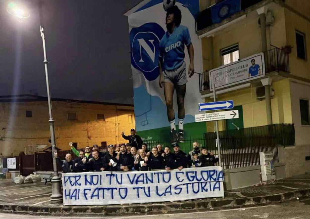 Frattaminore in festa per il nuovo murales di Maradona