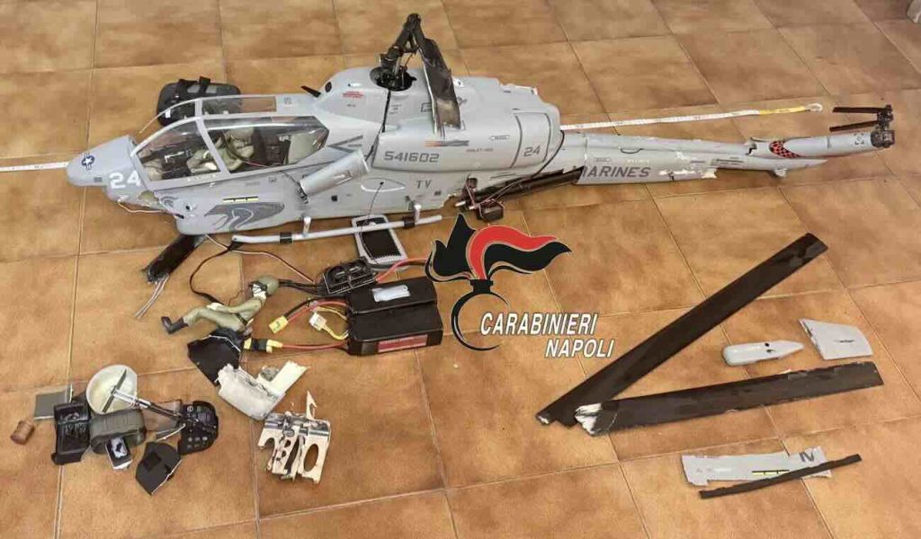 Ischia, tragedia sfiorata: elicottero telecomandato di quasi due metri precipita tra le case