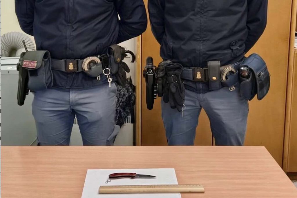 Materdei, minorenne sorpreso a scuola con un coltello nello zaino