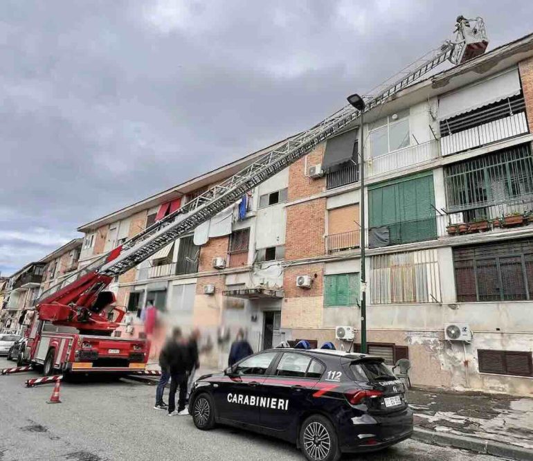 Napoli, assalto al fortino del Rione Traiano: smantellato “l’occhio” del clan sulle strade dello spaccio