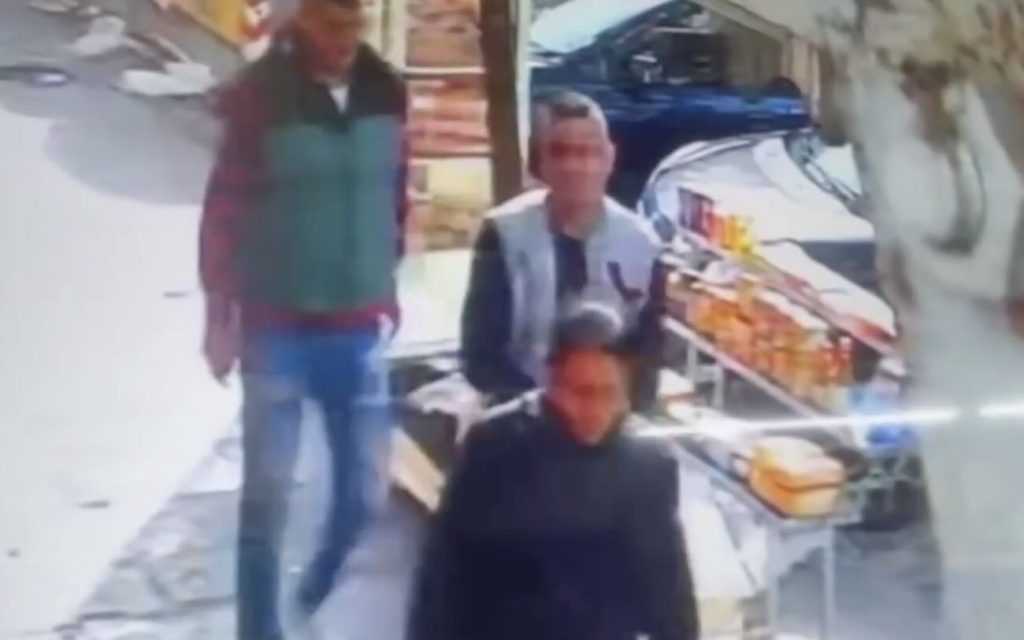 Napoli, borseggiatori scatenati alla Stazione Centrale nonostante le telecamere