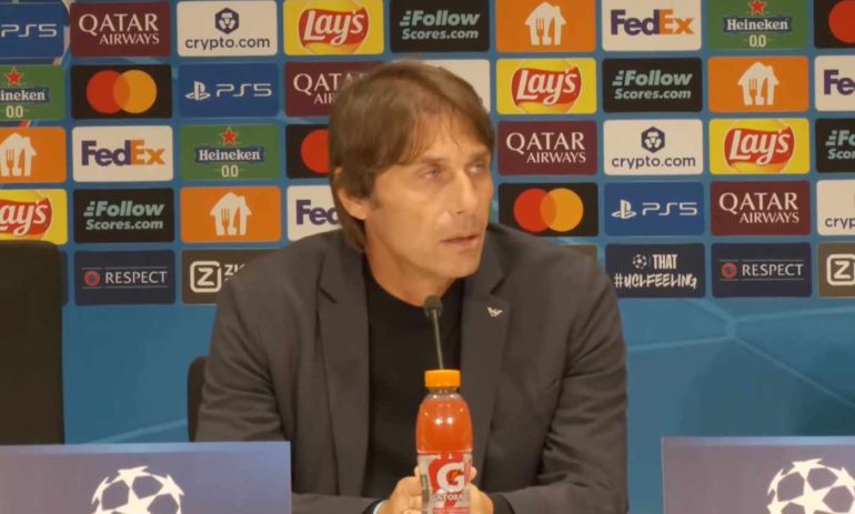 Antonio Conte in conferenza