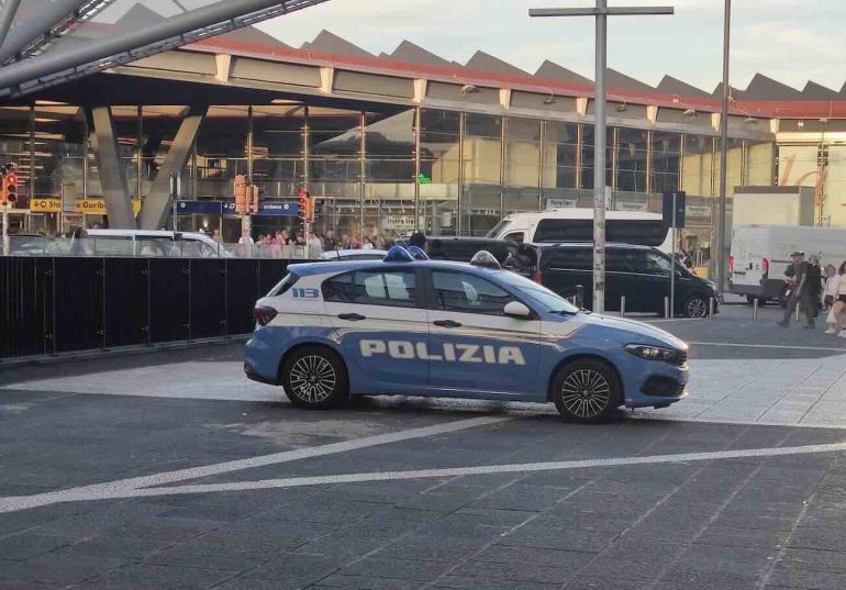 Napoli, giovane pusher arrestato alla Stazione Centrale