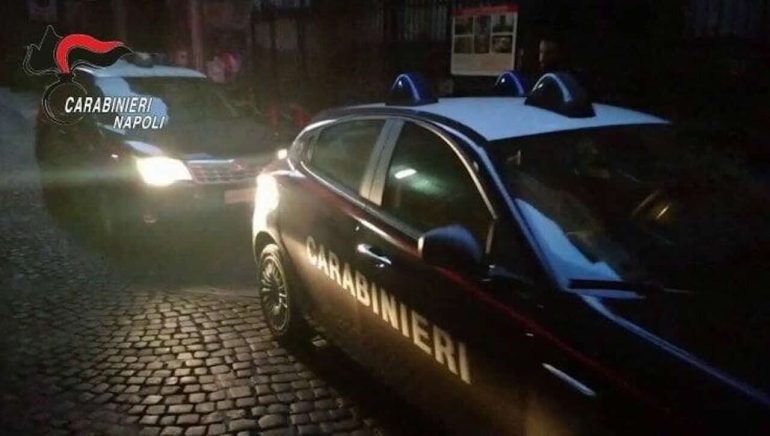 Porta Nolana, 53enne accoltellato dopo una lite: ferito a testa e collo