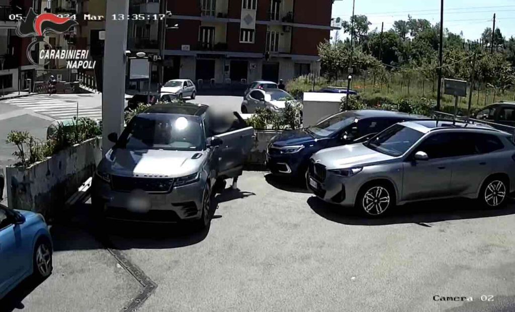 Napoli: smantellata la “banda dell’AirTag” – 22 furti ricostruiti e quattro arresti grazie anche al DNA