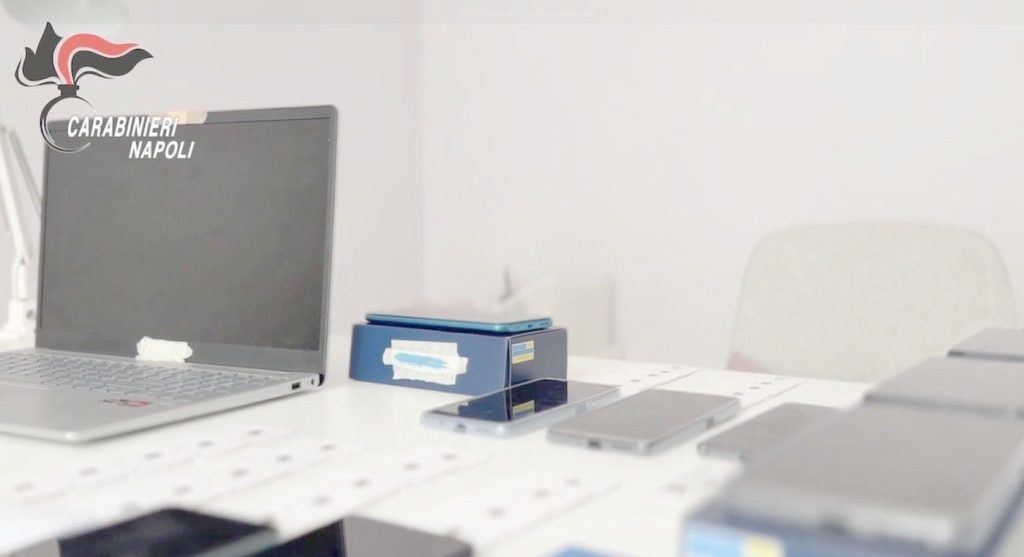 Napoli, smascherata la “centrale del phishing”: 3 arresti e due denunce