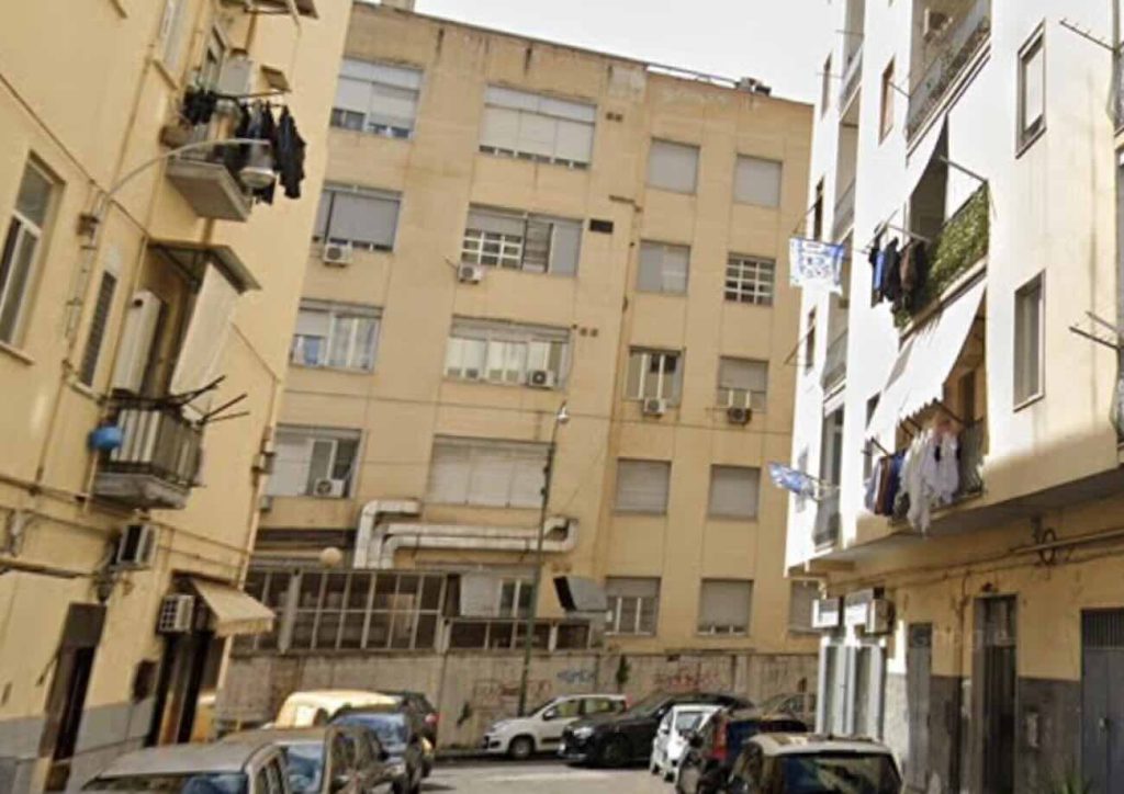 Napoli, stesa nel feudo dei Marigliano: spari contro casa abbandonata