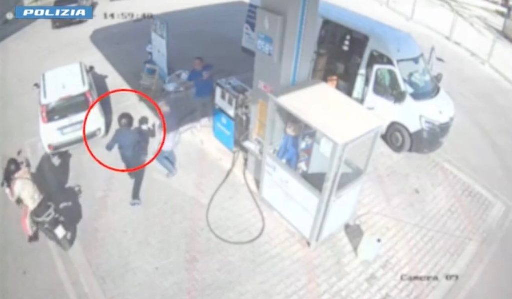 Rapine in maschera tra Pomigliano e Somma Vesuviana: due arresti