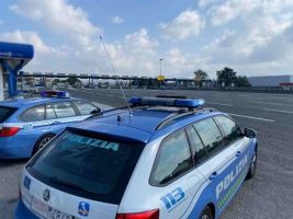 Somma Vesuviana, istruttore di guida con patente scaduta e auto senza assicurazione: autoscuola denunciata