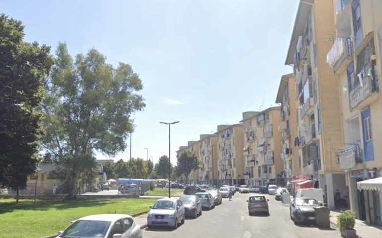 Agguato a Pozzuoli: 52enne ferito a colpi di pistola alle gambe