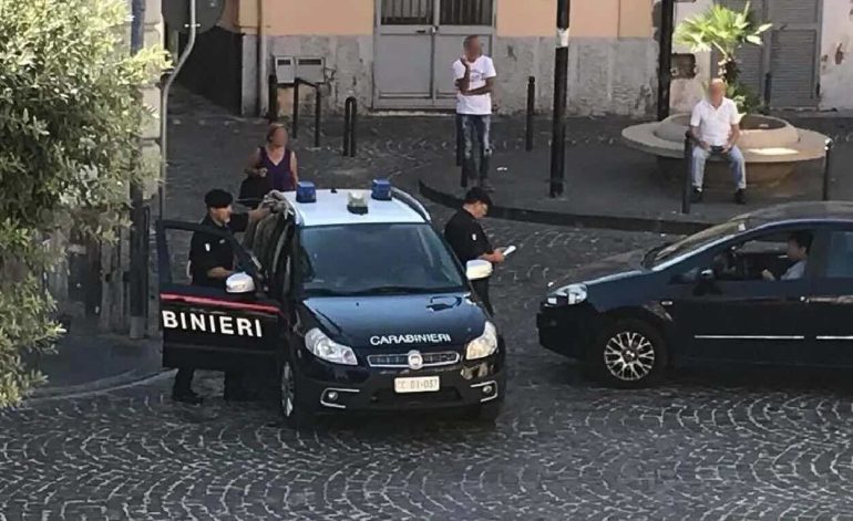 Arzano, scoperto market della droga in via Zanardelli