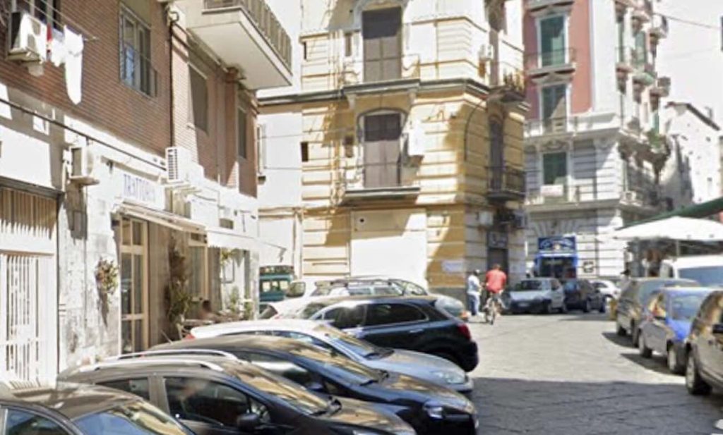 Anti-drug raid in Naples: two foreign dealers arrested