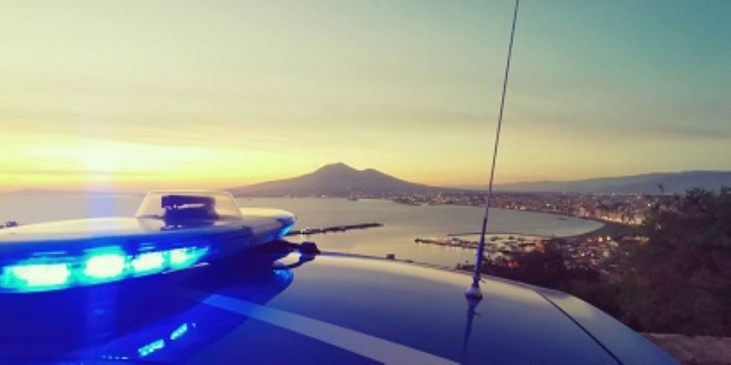Napoli, evade dai domiciliari e tenta la fuga: 23enne arrestato dopo un inseguimento