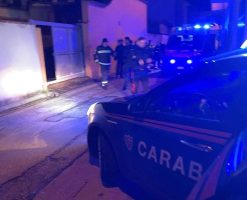 Mondragone, terrore in via Monte Mileto: 56enne minaccia di far esplodere una bombola di gas, arrestato