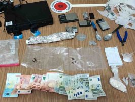 Capodrise, smantellata la piazza di spaccio del crack: due arresti